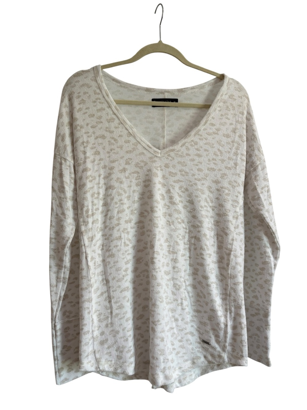 Abercrombie and Fitch Soft A&F Cozy Leopard Print Long Sleeve Top size M